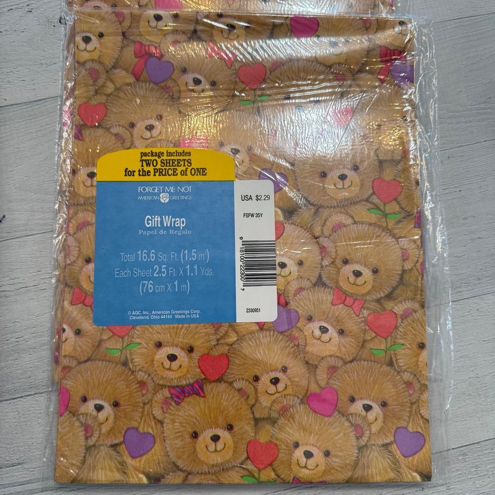 American greeting‎ vintage bear with hearts wrapping paper sheets, two packs